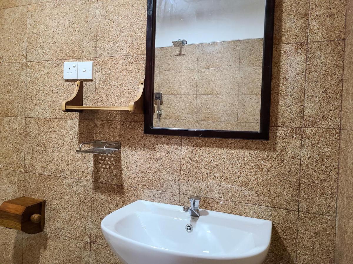 Woodholic Homestay Сигирия Екстериор снимка