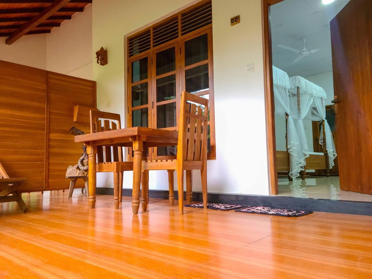 Woodholic Homestay Сигирия Екстериор снимка
