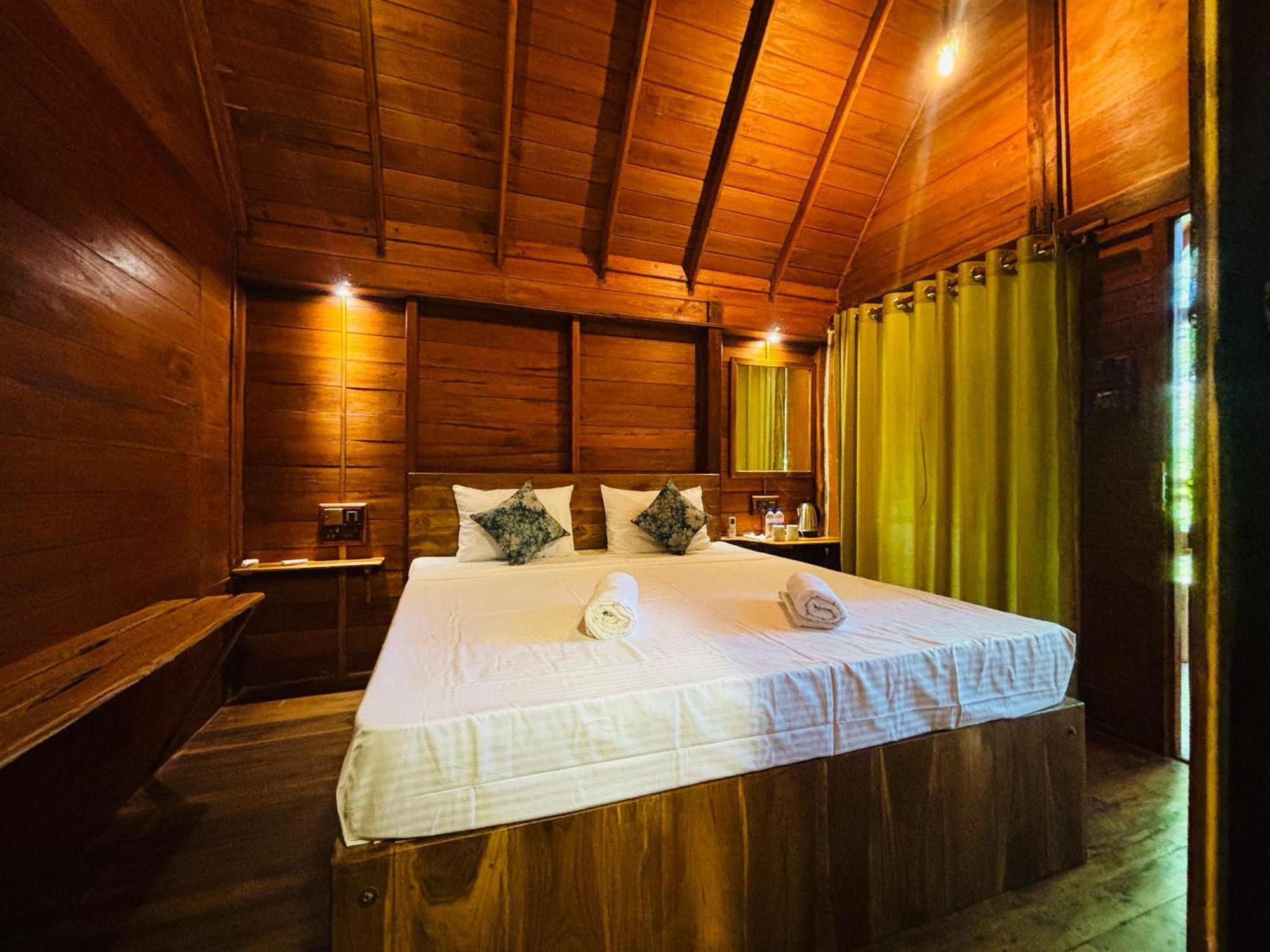 Woodholic Homestay Сигирия Екстериор снимка