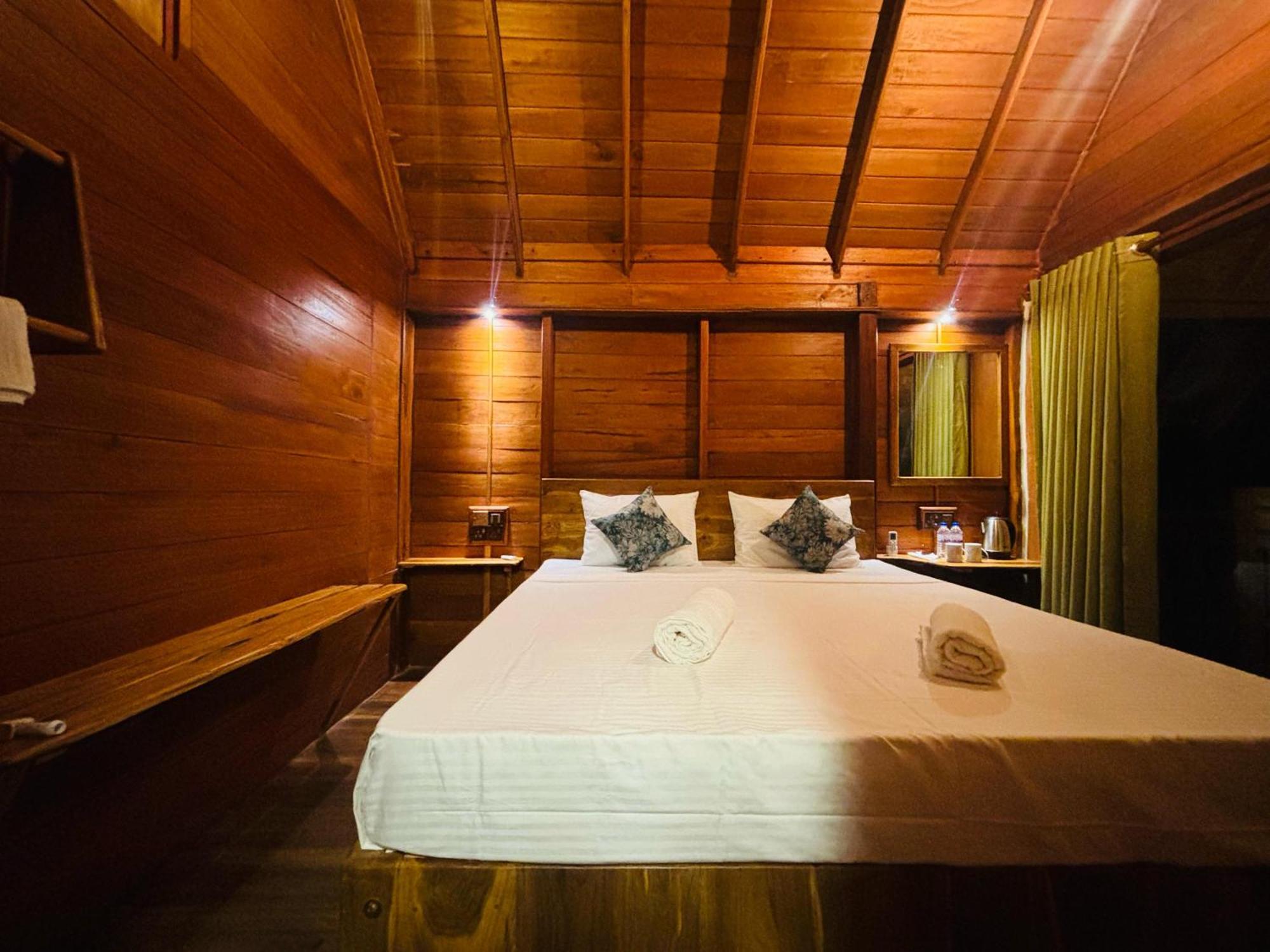 Woodholic Homestay Сигирия Екстериор снимка
