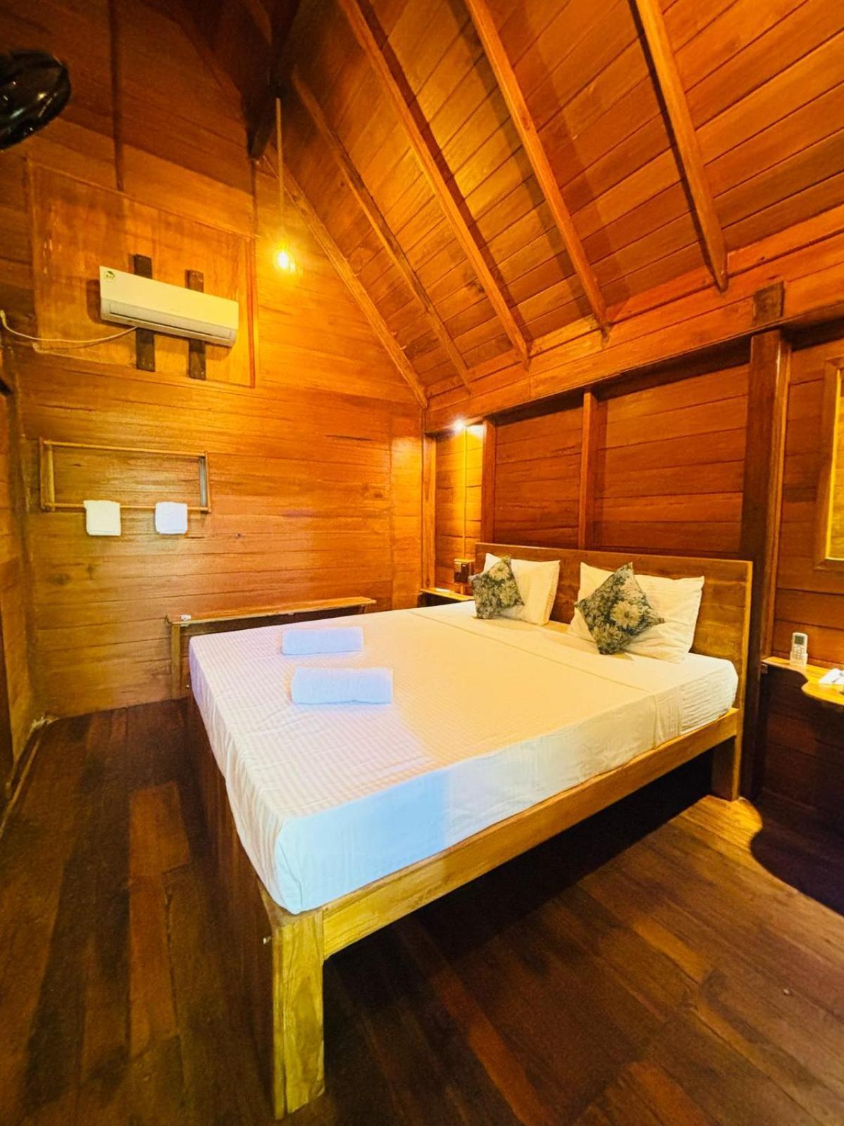 Woodholic Homestay Сигирия Екстериор снимка