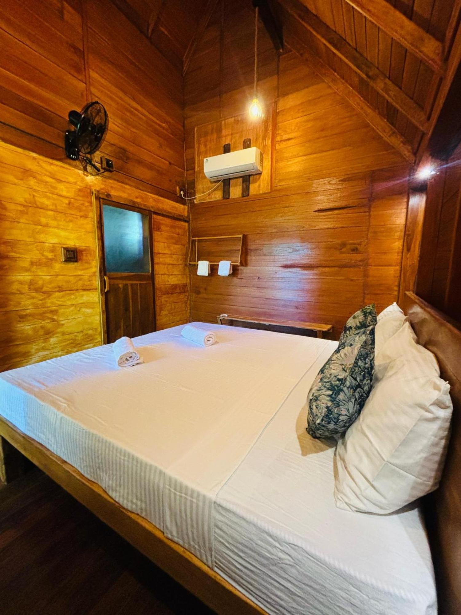 Woodholic Homestay Сигирия Екстериор снимка